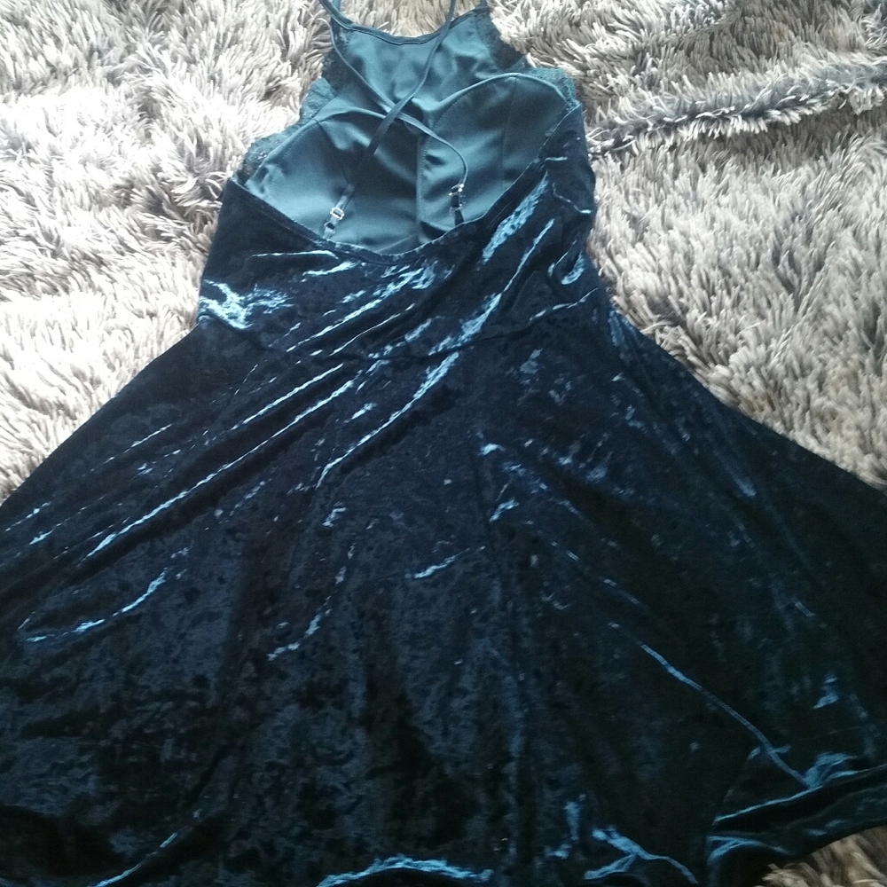 Dress - Picture 2 of 2